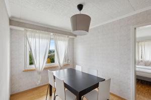 Dining area sa apartment