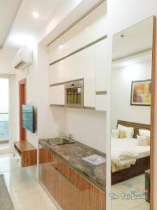 ノイダにあるBest Cozy Stay in Central Noida , Mall, Free WiFi, Parking, Private Apartment - The Taj Studiosのギャラリーの写真 +34枚の写真