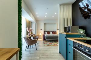 Ultracentral Studio: Explore the City in Style