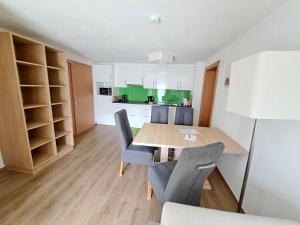 Kuchyňa alebo kuchynka v ubytovaní Pension Mallaun