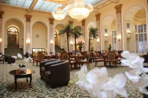 Χώρος καθιστικού στο Adelphi Hotel