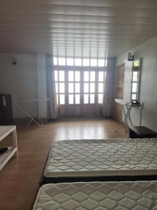 A bed or beds in a room at Unit 5