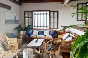 Prostor za sedenje u objektu Bastide sur Mer with LOV