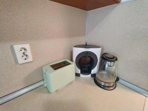 Coffee and tea making facilities at New Inn
