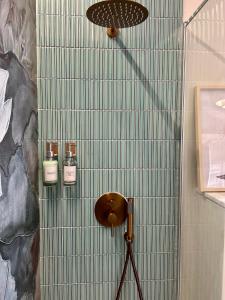 Ultracentral Lux Boutique 1BR Ap Near Subway