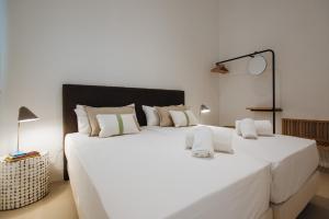 Posteľ alebo postele v izbe v ubytovaní Eva Recommends Castellar Pool & Terrace