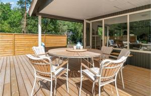Patio nebo venkovní prostory v ubytování Beautiful Home In Aakirkeby With 3 Bedrooms