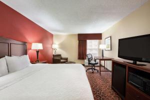 TV a/nebo společenská místnost v ubytování Hampton Inn Abilene
