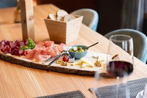 酒店内部或周边提供的食物