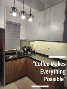 Кухня або міні-кухня у Netizen #MRT#Cheras#C180#3bedRooms#KLCC View#9PersonStay