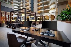Ristorante o altro punto ristoro di Embassy Suites Dallas - Park Central Area