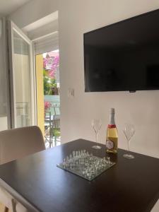 Telewizja i/lub zestaw kina domowego w obiekcie Apartment Andreja, Opatija city center