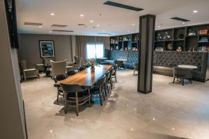 Posezení v ubytování Doubletree By Hilton Lubbock - University Area + 37 fotografií