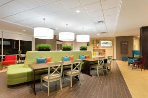 Posezení v ubytování Home2 Suites by Hilton Midland