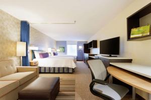 TV a/nebo společenská místnost v ubytování Home2 Suites by Hilton Midland