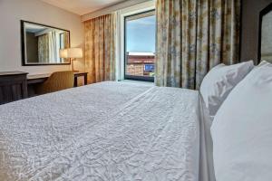 Postel nebo postele na pokoji v ubytování Hampton Inn & Suites - Minneapolis/Downtown