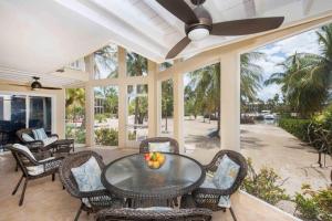 Deja Blu IH #4 by Grand Cayman Villas & Condos