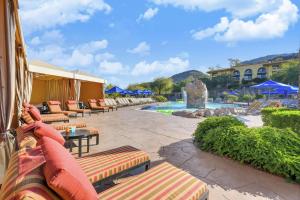 Piscina di Hilton Phoenix Tapatio Cliffs Resort o nelle vicinanze