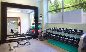 Fitness centrum a/nebo fitness zařízení v ubytování Embassy Suites by Hilton Seattle Bellevue