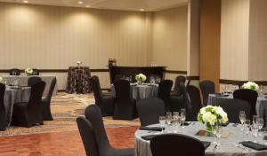 Restaurace v ubytování Embassy Suites by Hilton Seattle Bellevue + 37 fotografií