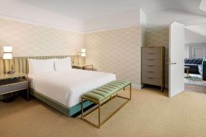 Hayes Mansion San Jose, Curio Collection by Hilton客房内的一张或多张床位