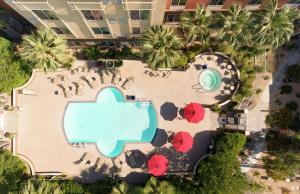 an overhead view of the pool at the resort at Hilton Garden Inn Fontana in Fontana