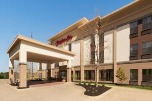 una rappresentazione di un edificio alberghiero di Hampton Inn Zanesville a Zanesville