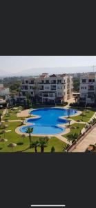 Bazén v ubytování Superbe appartement à 5 min de la plage de cabo nebo v jeho okolí