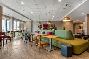 Home2 Suites By Hilton Olive Branch的休息区