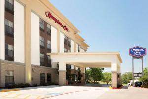 a rendering of the front of a hotel at Hampton Inn Fort Worth Southwest Cityview in Fort Worth