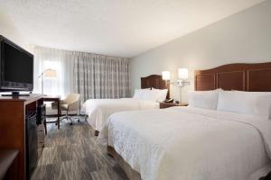 Ένα ή περισσότερα κρεβάτια σε δωμάτιο στο Hampton Inn Fort Worth Southwest Cityview +17 φωτογραφίες