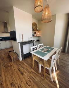 Kuchyň nebo kuchyňský kout v ubytování Appartement de Charme avec Balcon - Le Grand Large + 4 fotografie