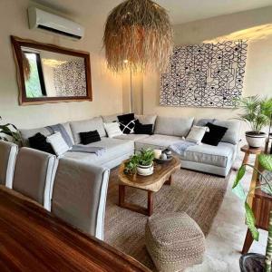 Χώρος καθιστικού στο Espectacular Departamento en Aldea Zama