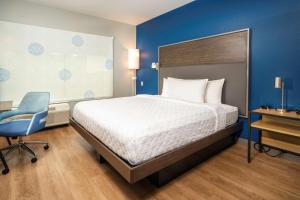 Tru By Hilton Minneapolis Mall of America客房内的一张或多张床位