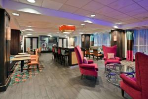 Posezení v ubytování Hampton Inn Ithaca