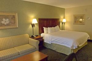 Postel nebo postele na pokoji v ubytování Hampton Inn Ithaca
