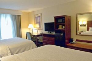 Postel nebo postele na pokoji v ubytování Hampton Inn Ithaca