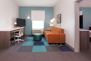 Home2 Suites By Hilton Orlando Near UCF的休息区