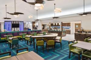Restoranas ar kita vieta pavalgyti apgyvendinimo įstaigoje Homewood Suites by Hilton Orlando-Nearest to Universal Studios