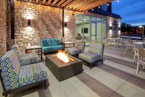 Homewood Suites By Hilton Edina Minneapolis的休息区