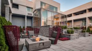 Posezení v ubytování The Kingsley Bloomfield Hills - a DoubleTree by Hilton