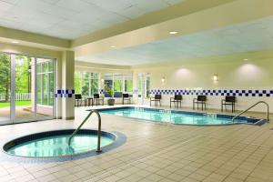 Swimmingpoolen hos eller tæt på Hilton Garden Inn Niagara-on-the-Lake