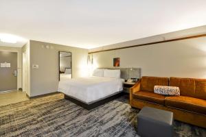 Hilton Garden Inn Austin Round Rock的休息区