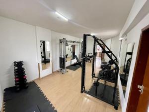 The fitness centre and/or fitness facilities at César Park Hotel