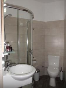 Ванная комната в Galini Hotel