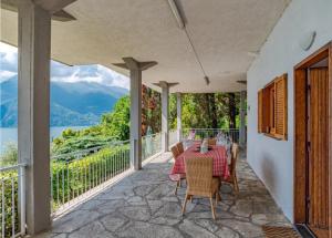 Фотография из галереи Varenna Wonders, Villa with pool for 14 guests в городе Перледо