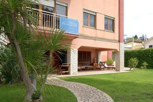 Jardin de l'établissement App.ti Scala Dei Turchi Tetide