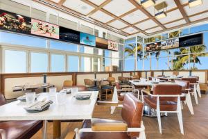 圣地亚哥海湾希尔顿酒店餐厅或其他用餐的地方