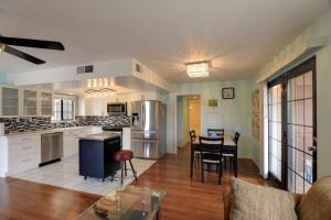 A kitchen or kitchenette at Las Vegas Townhome with Community Pool and Hot Tubs!