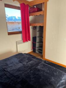 Postel nebo postele na pokoji v ubytování Chamrousse a 50m des pistes appart 4/6